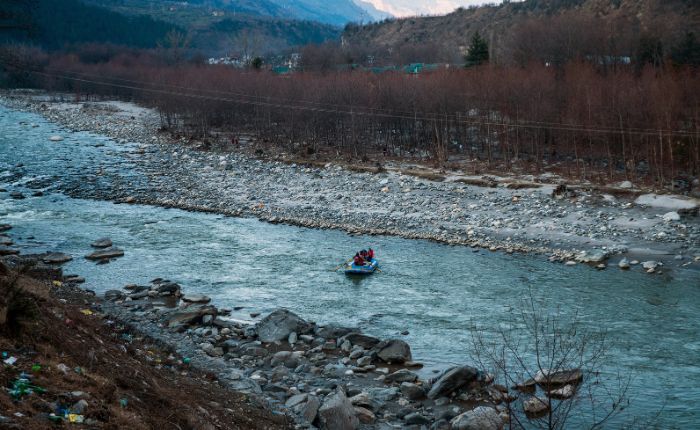 river rafting in himachal