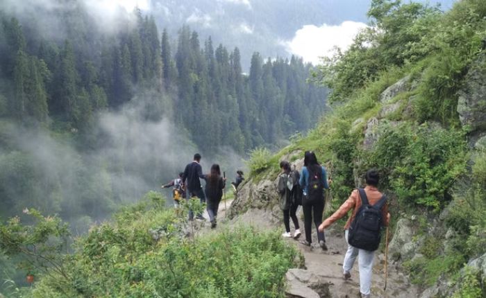 Trek to Kheerganga